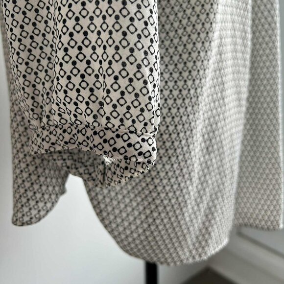 NYDJ Ivory & Black Recycled-Poly Geometric Pintuck Blouse Oversized Fit – US L - Picture 10 of 12